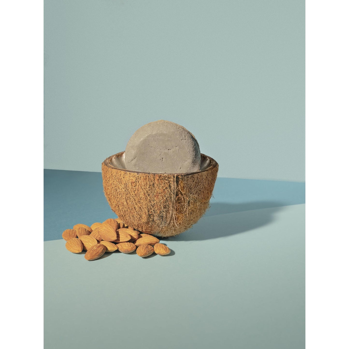 Planeta Huerto coconut and almond repairing solid shampoo 85 g