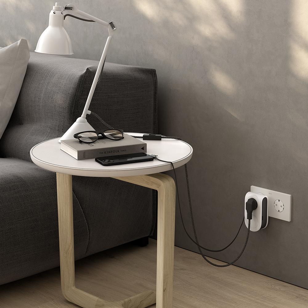 Adaptateur avec 3 fiches USB, câble enroulable + 1 port USB vers + 1 prise 16 A Simon