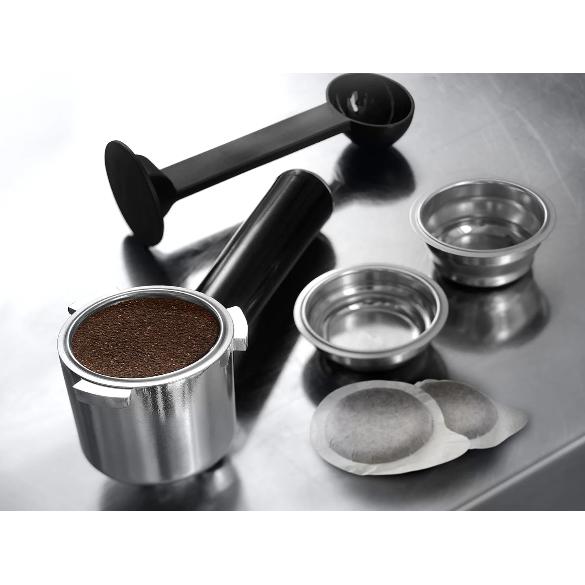 Cafetière manuelle Espresso et Cappuccino Delonghi Dedica Maestro EC685.M métal