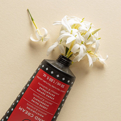 Jasmine Hand Cream 50 ml + Blackcurrant Lip Care 4.4 g Gift Set