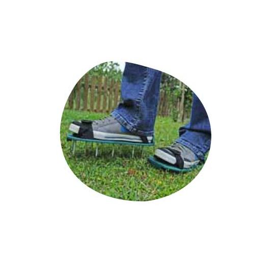 Scarpa aeratrice per prato